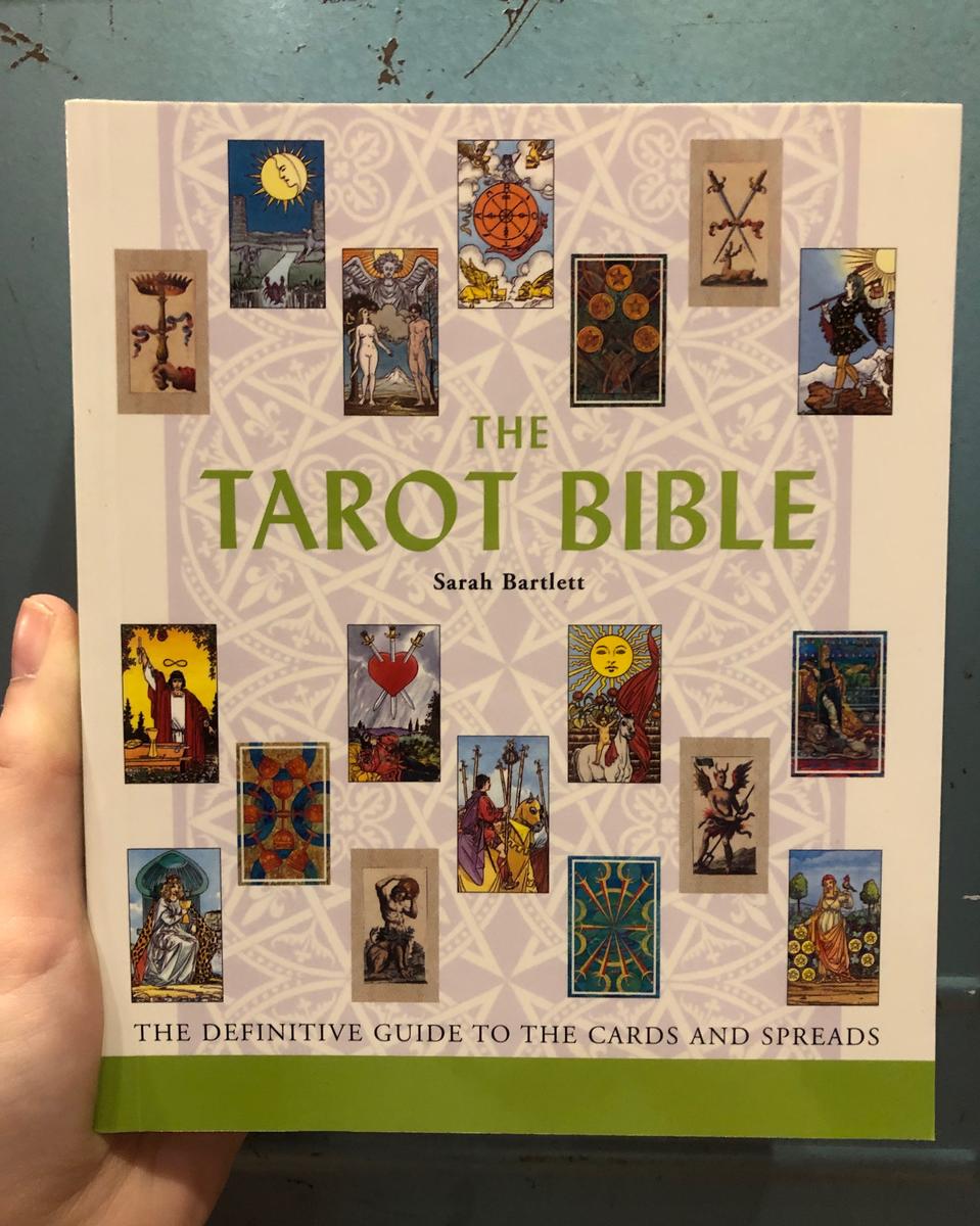 The Tarot Bible Definitive Guide to the Cards And Spreads by Sarah Bartlett EUC 9781402738388